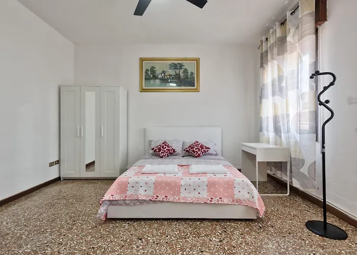 Mahdi Venice Apartment